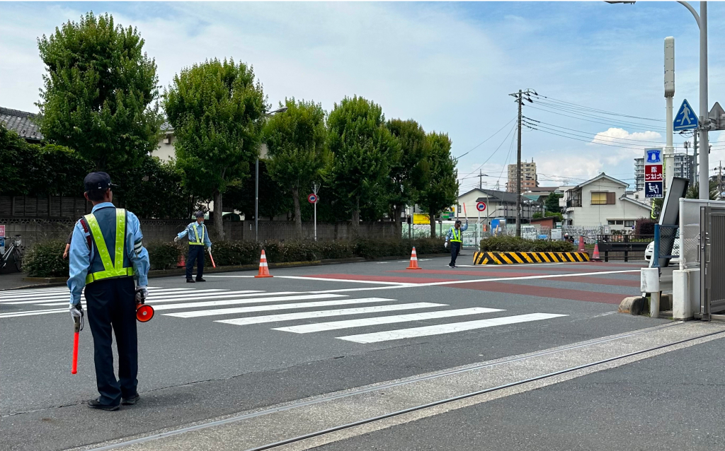 ボートレース江戸川近隣の路上警備員配置や路上清掃